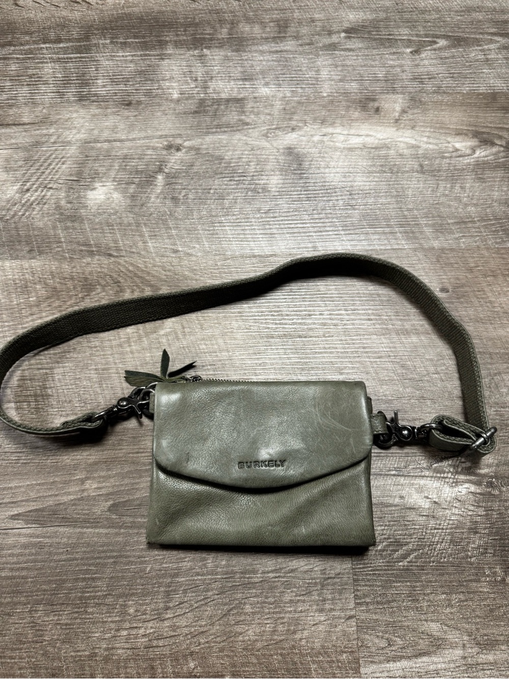 Berkley 100% Genuine Leather Green Beltbag